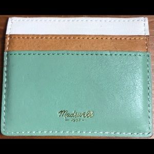 L👀king for: leather card holder